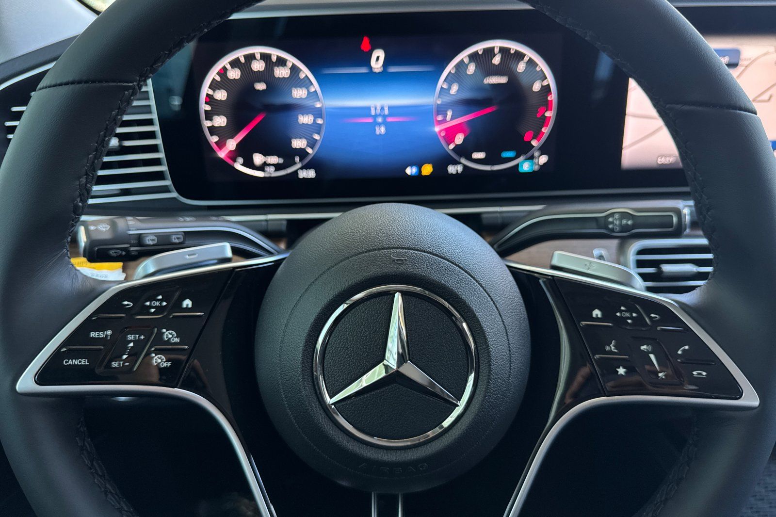 2025 Mercedes Benz GLE 350 4MATIC photo 18