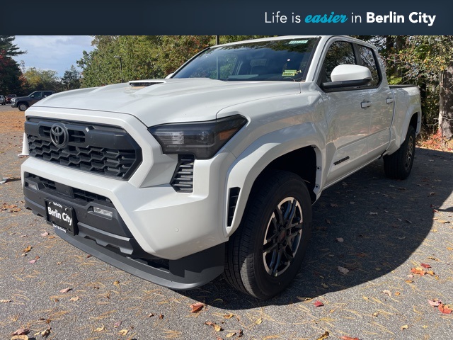 2025 Toyota Tacoma TRD Sport's photo