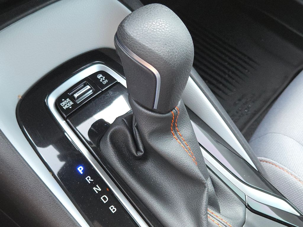 2025 Toyota Corolla SE photo 19