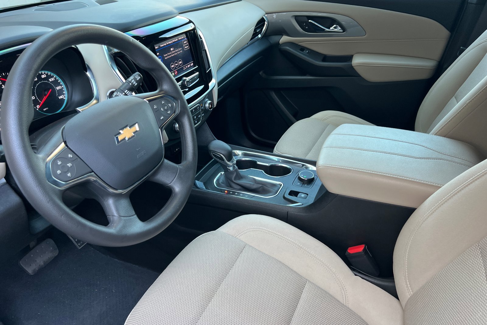 2022 Chevrolet Traverse LS photo 9