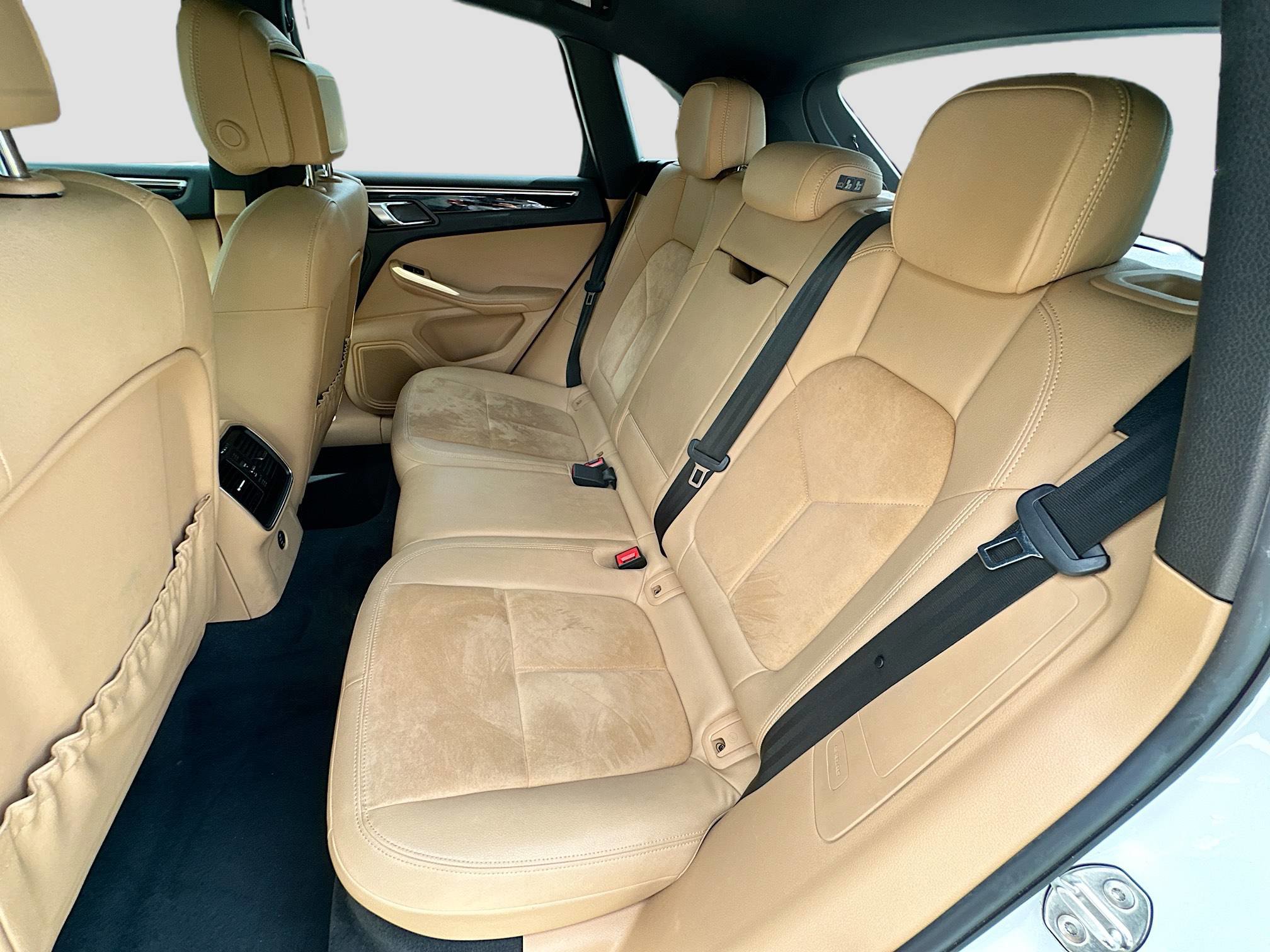2018 Porsche Macan photo 24