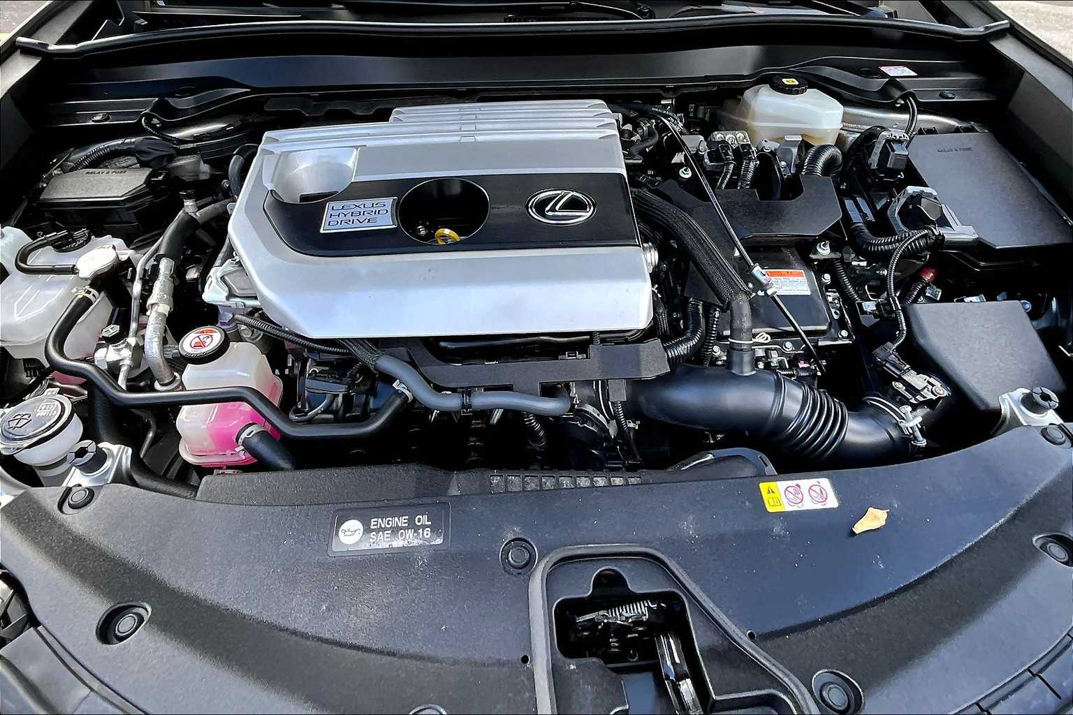 2021 Lexus UX 250h photo 31