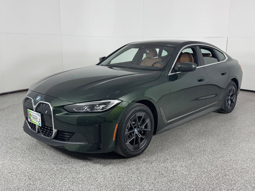 2023 BMW i4 35's photo