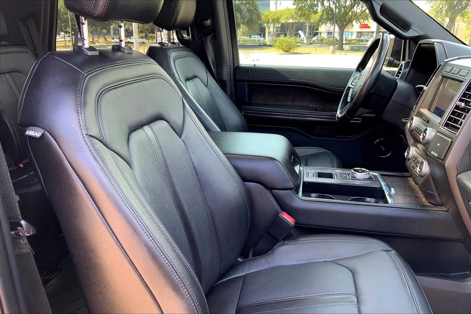 2020 Ford Expedition Limited photo 8