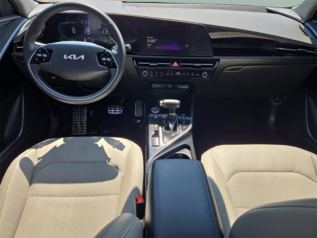 2023 Kia Niro EX Touring photo 9