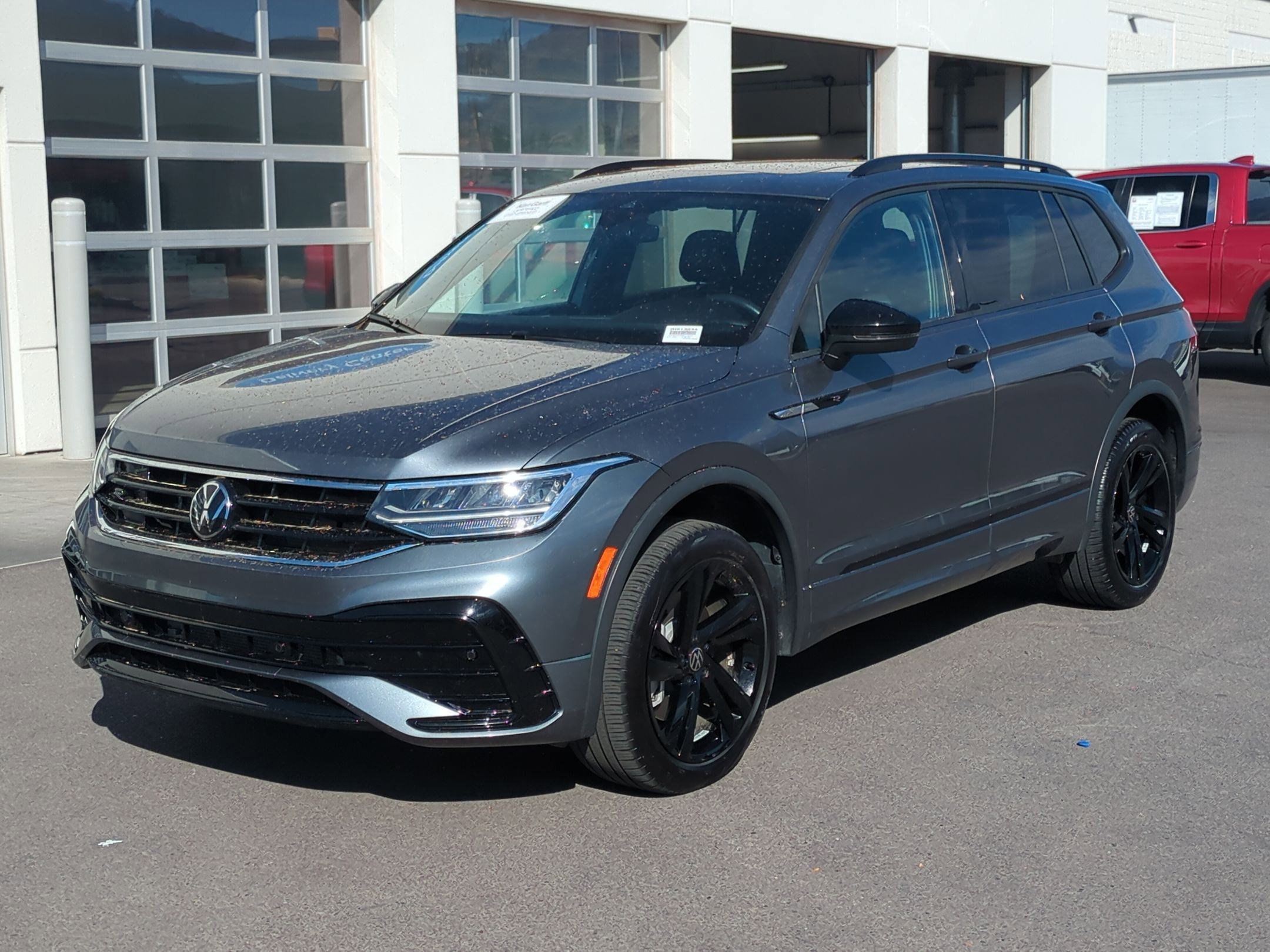 2024 Volkswagen Tiguan SE R-Line Black photo 6
