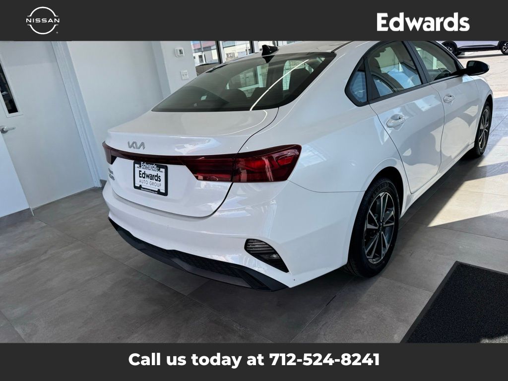 2024 Kia Forte LXS photo 8