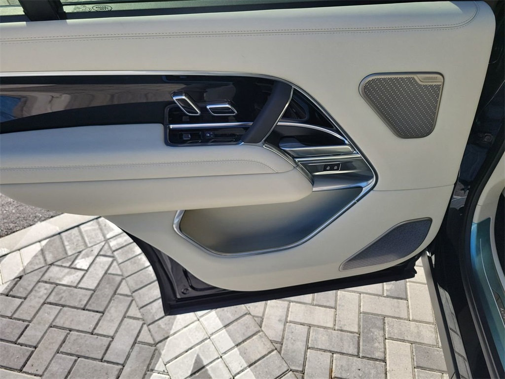 2025 Land Rover Range Rover Autobiography photo 20