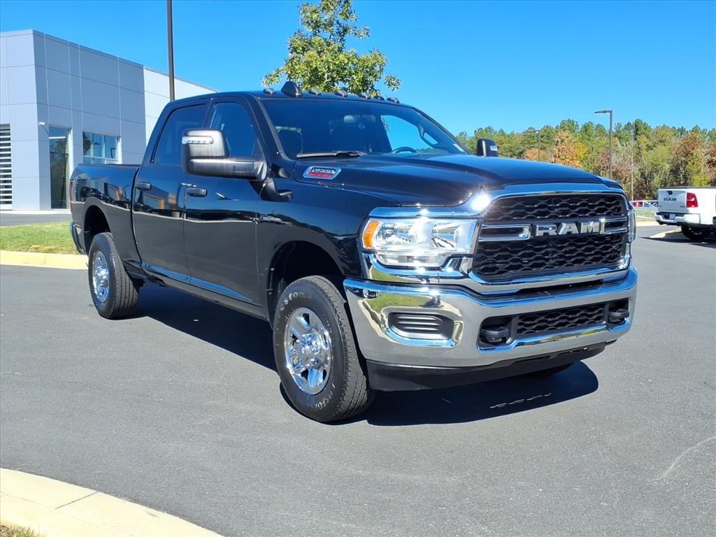 2023 Ram 2500 Tradesman photo 3