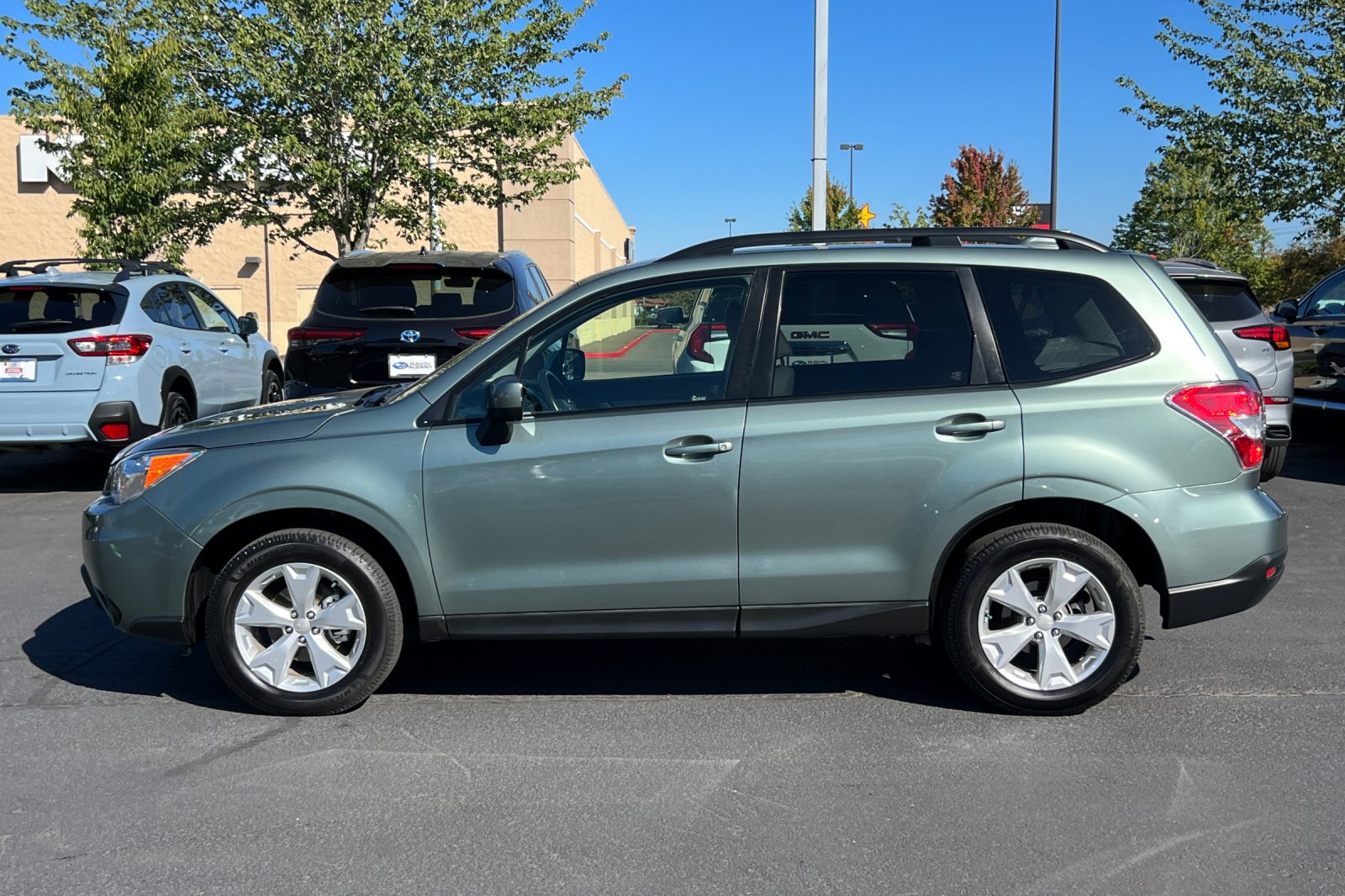 2016 Subaru Forester 2.5i Premium photo 6