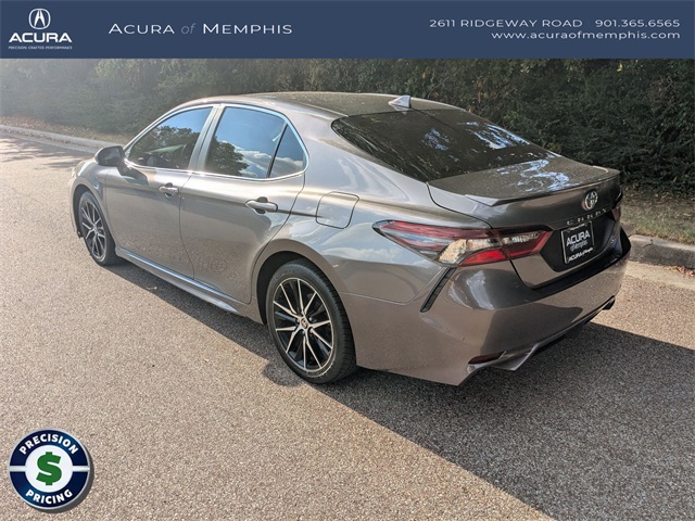 2021 Toyota Camry SE photo 3