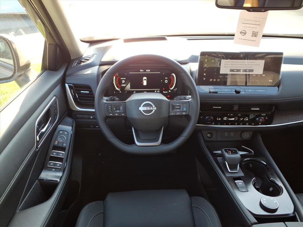 2026 Nissan Rogue Platinum photo 6