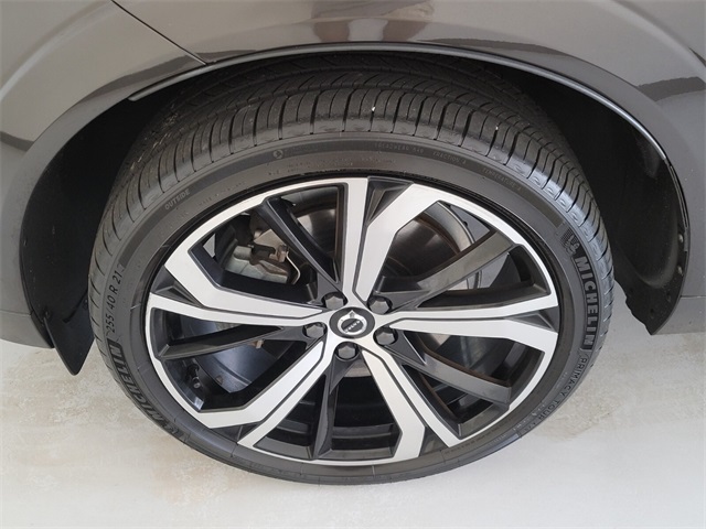 2022 Volvo XC60 B5 R-Design photo 19