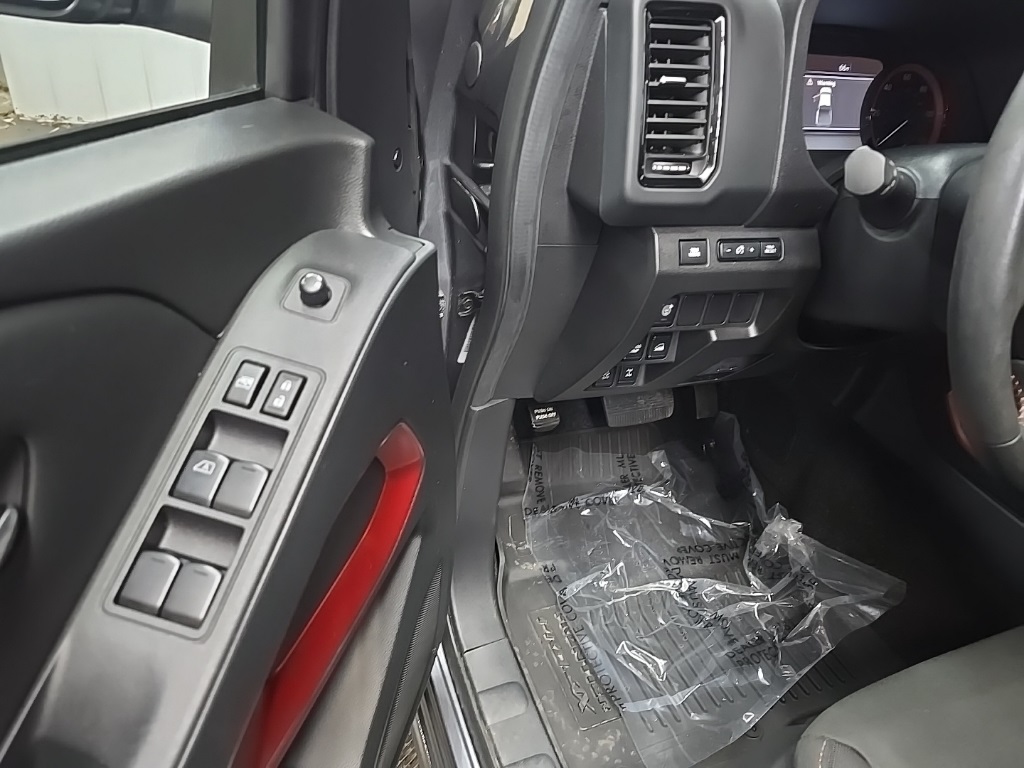 2023 Nissan Frontier PRO-4X photo 27