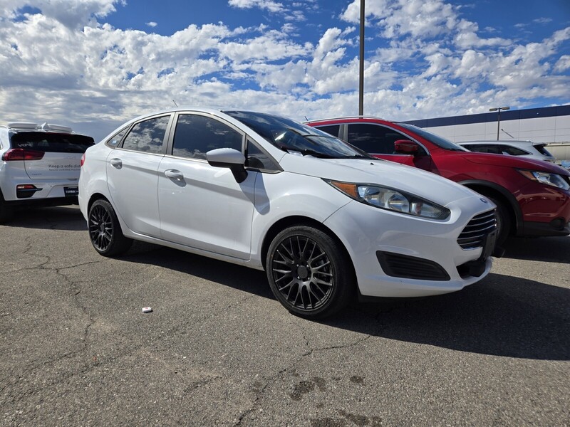 2018 Ford Fiesta S photo 2