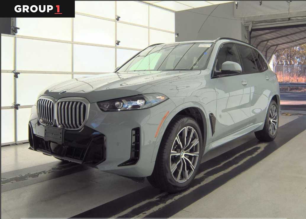 2025 BMW X5 40e's photo