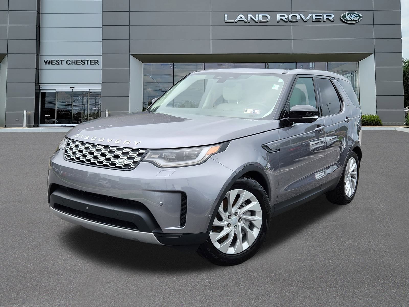 2024 Land Rover Discovery S's photo