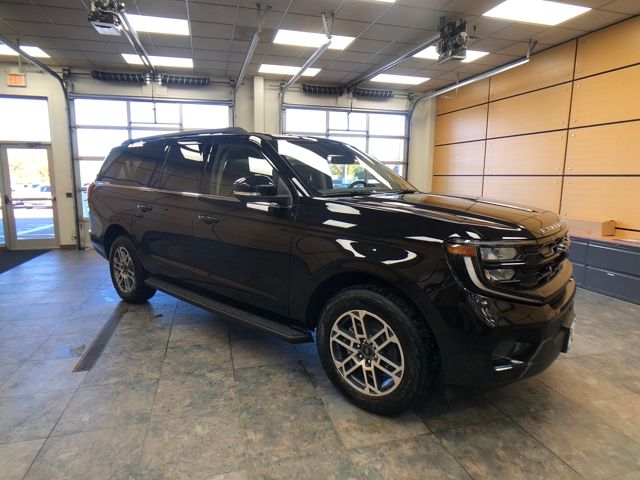2025 Ford Expedition Active's photo