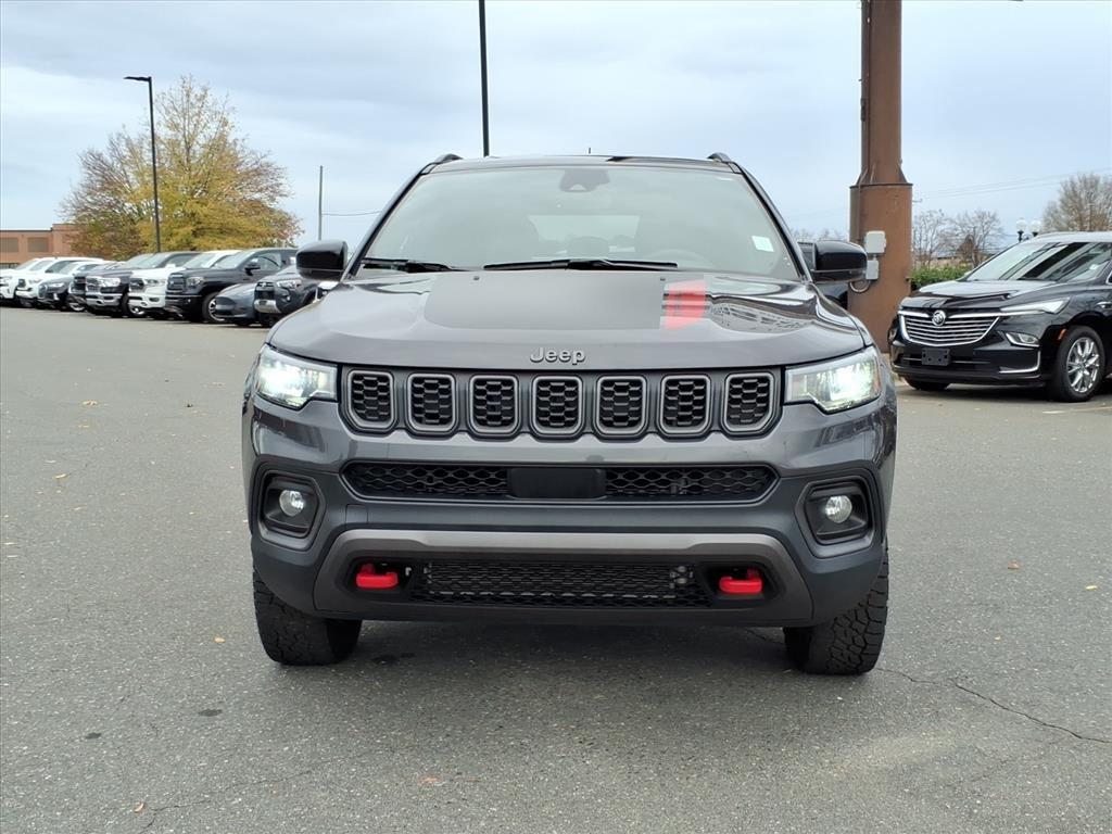 2024 Jeep Compass Trailhawk photo 2