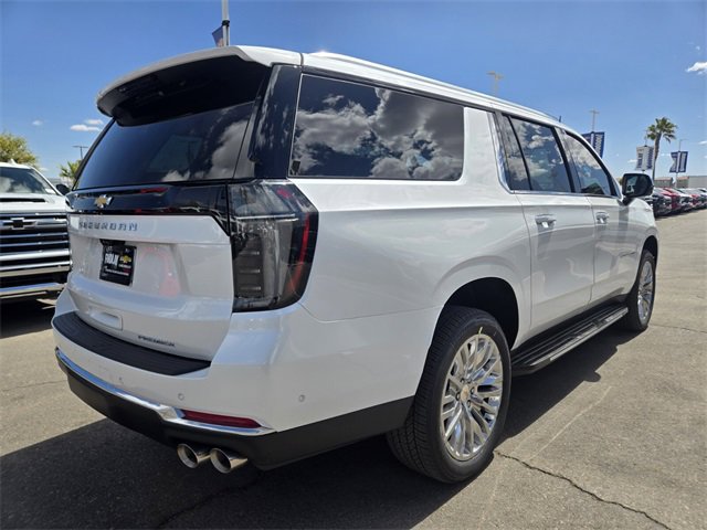 2025 Chevrolet Suburban Premier photo 3