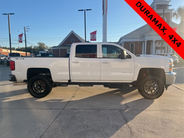2019 Chevrolet Silverado 2500HD LT photo 2