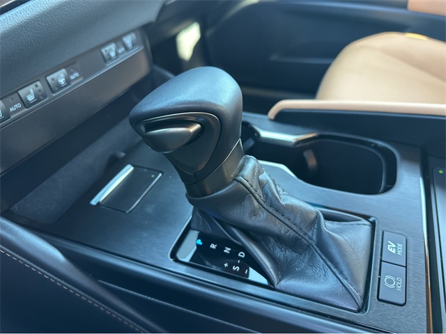 2025 Lexus ES 300h Premium photo 25