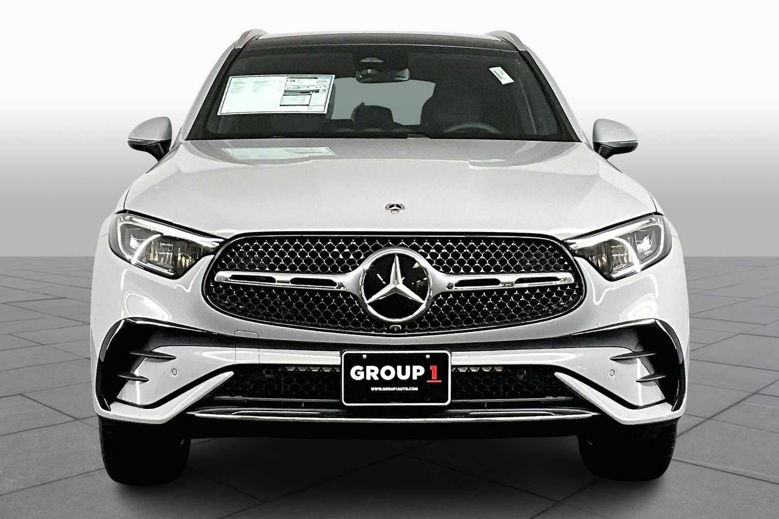 2026 Mercedes Benz GLC 300 4MATIC photo 3