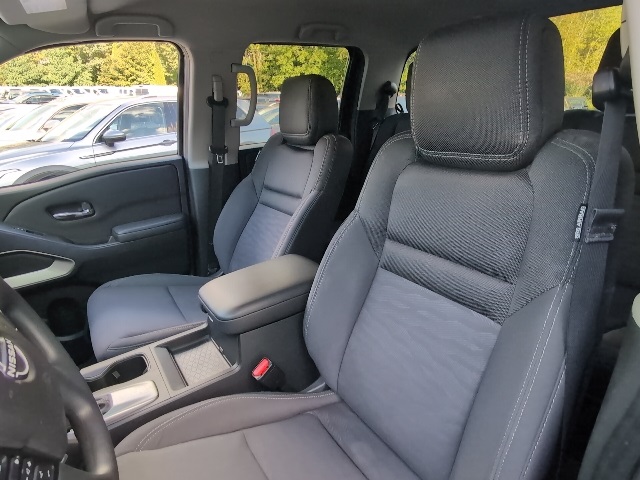 2023 Nissan Frontier SV photo 12