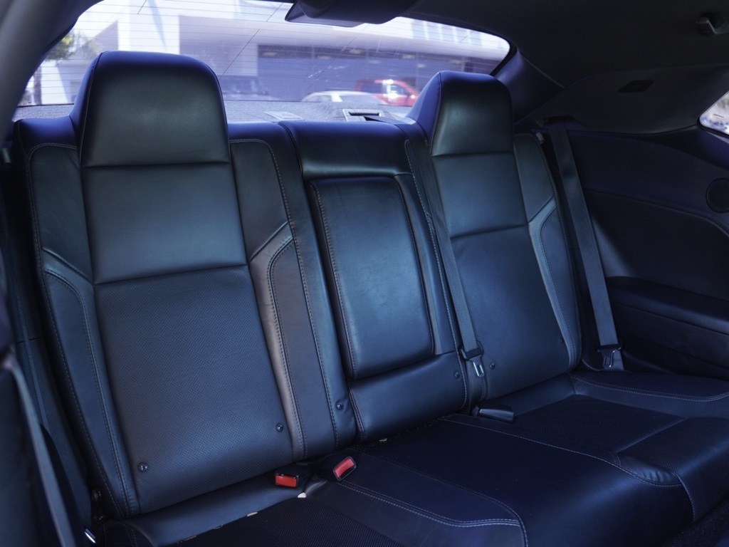 2015 Dodge Challenger R/T Plus photo 20