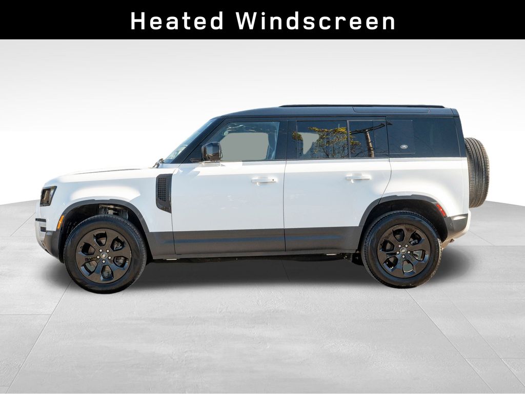 2024 Land Rover Defender 110 S photo 4