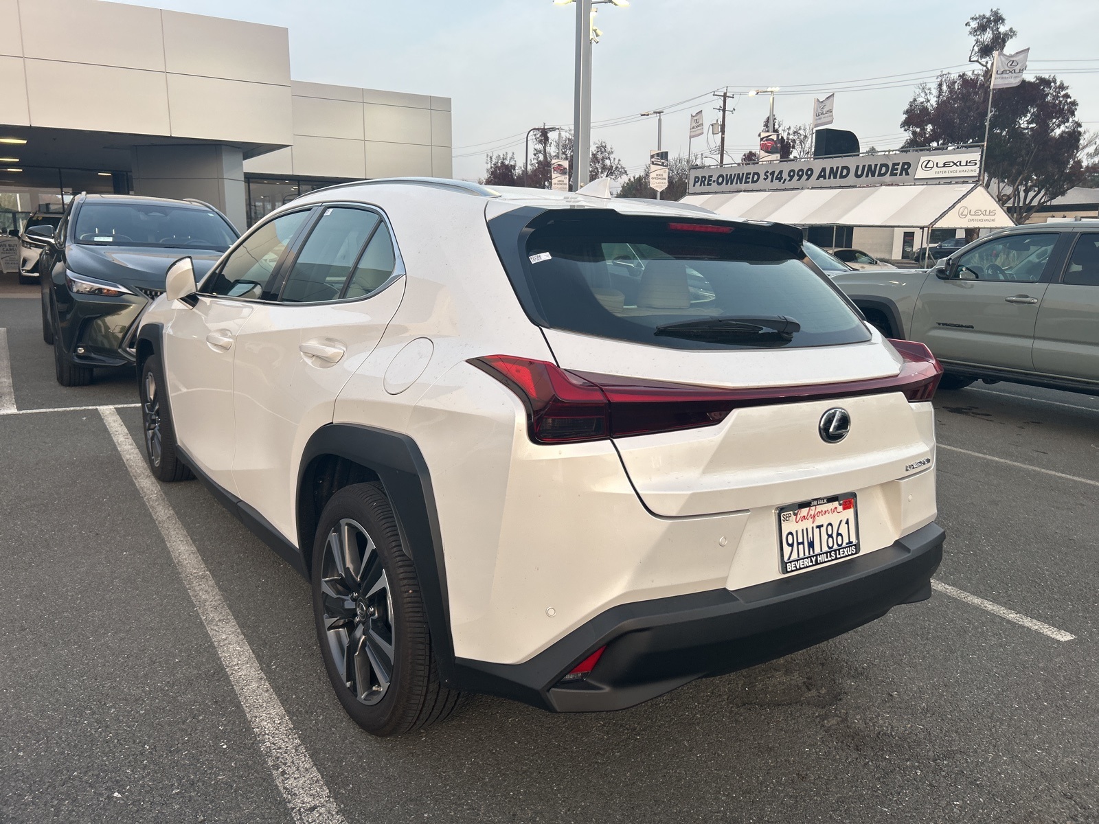 2024 Lexus UX 250h photo 4