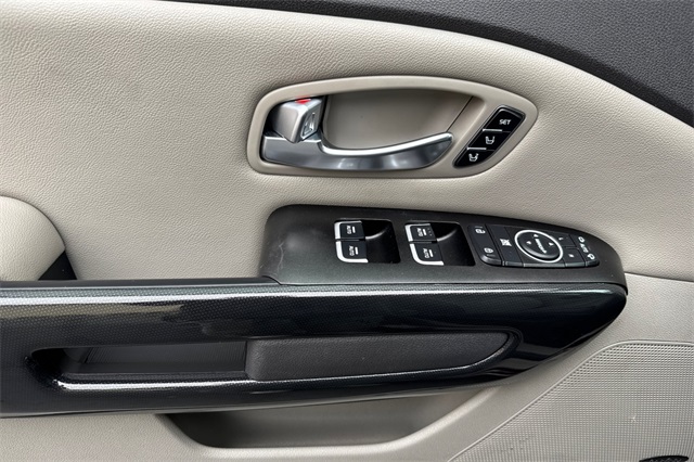2015 Kia Sedona SX photo 10