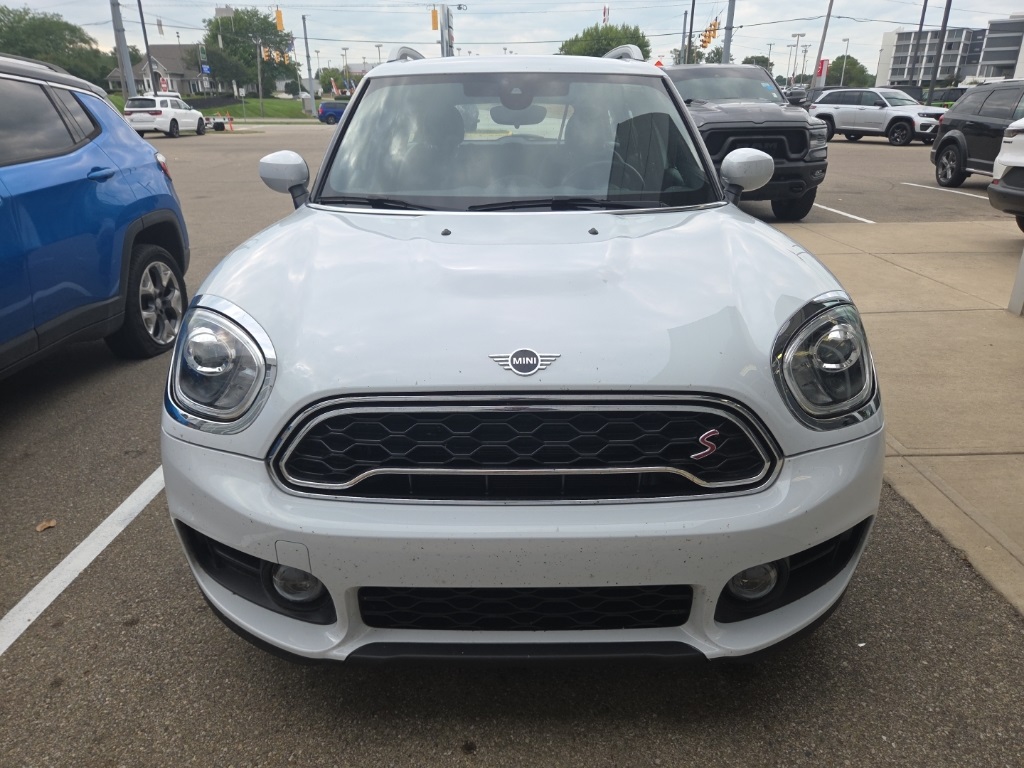2020 Mini Cooper S ALL4 photo 2