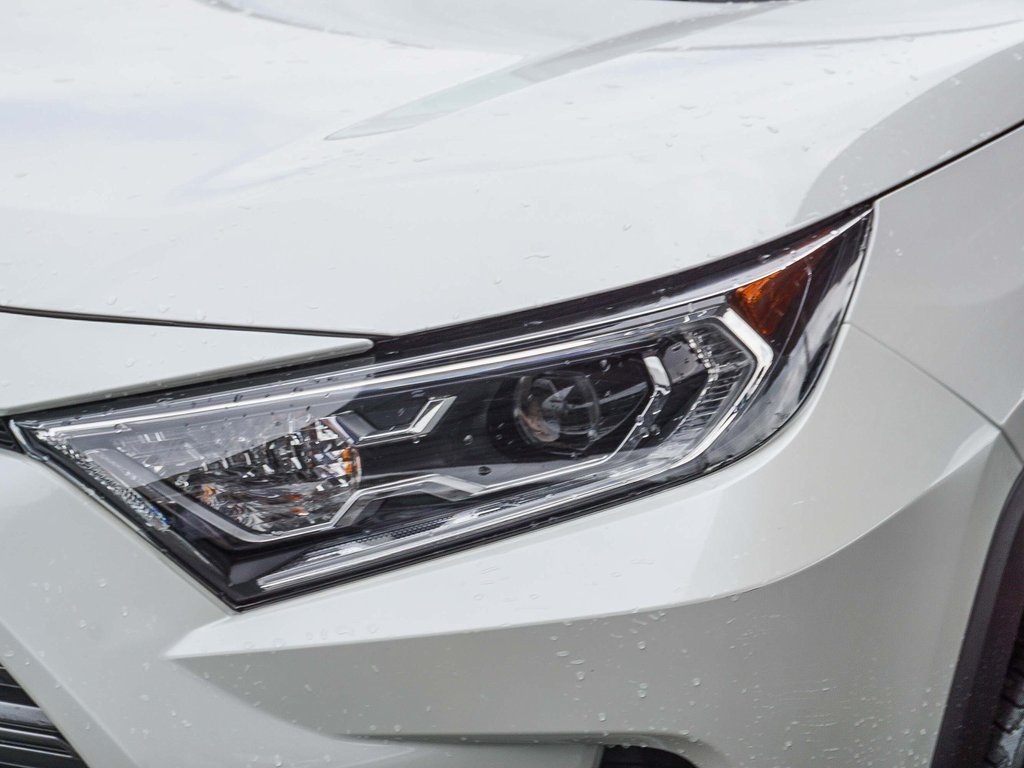 2021 Toyota RAV4 Hybrid Limited photo 3
