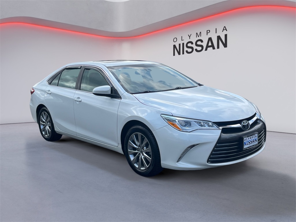2017 Toyota Camry XLE photo 7