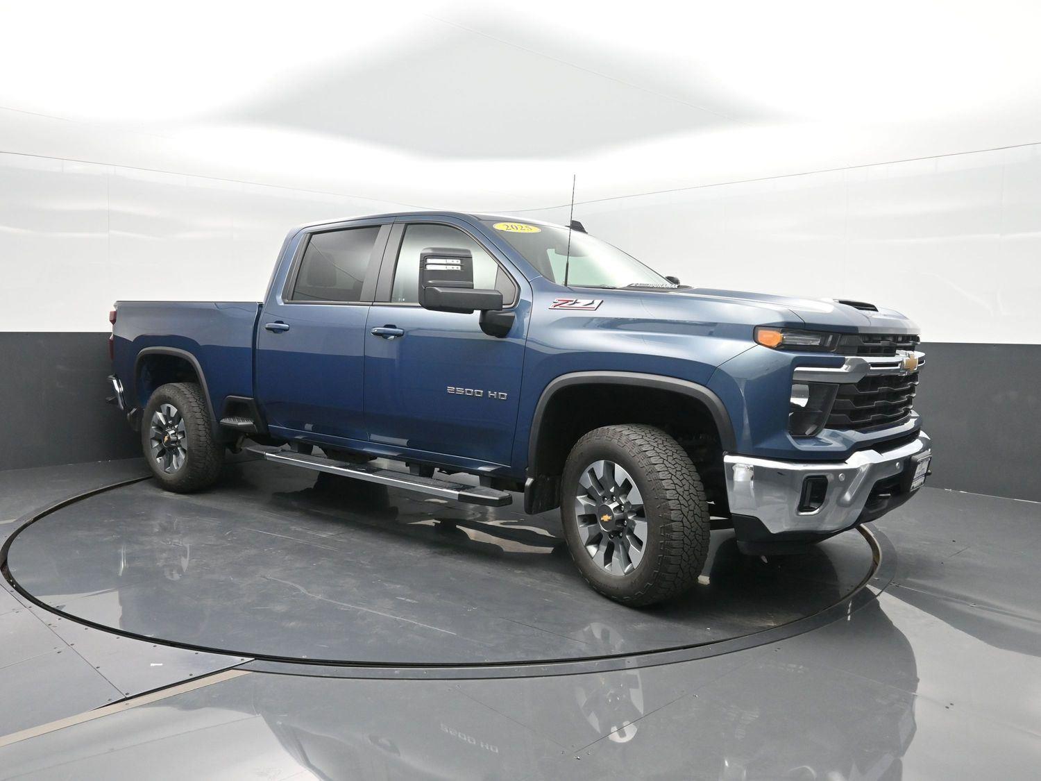 2025 Chevrolet Silverado 2500HD LT photo 4