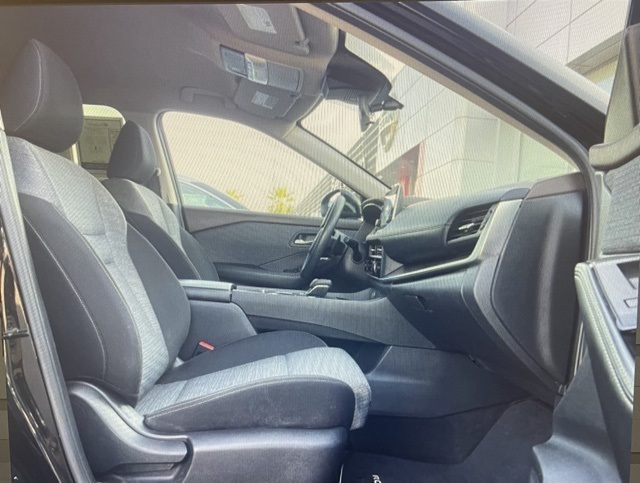 2023 Nissan Rogue SV photo 18
