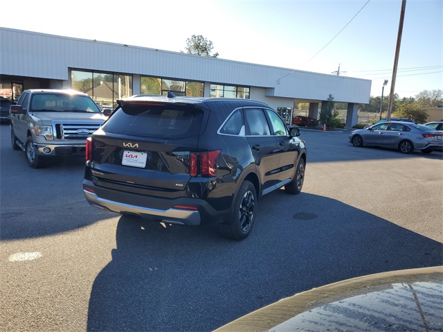2025 Kia Sorento S photo 3