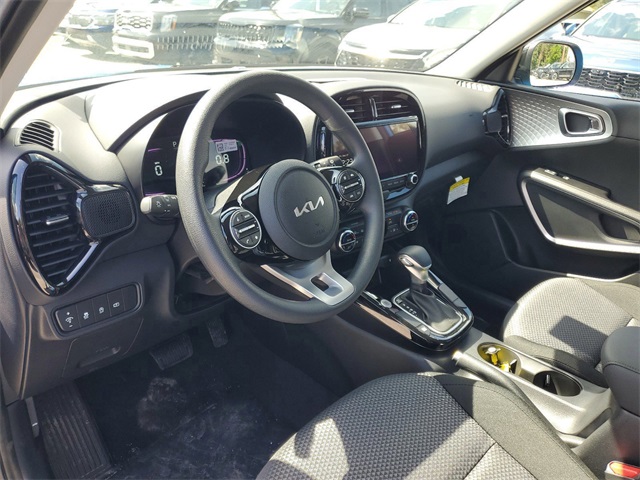 2025 Kia Soul S photo 3