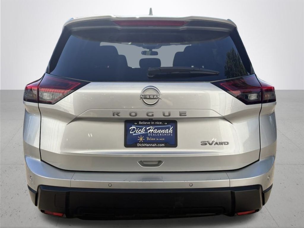 2024 Nissan Rogue SV photo 6