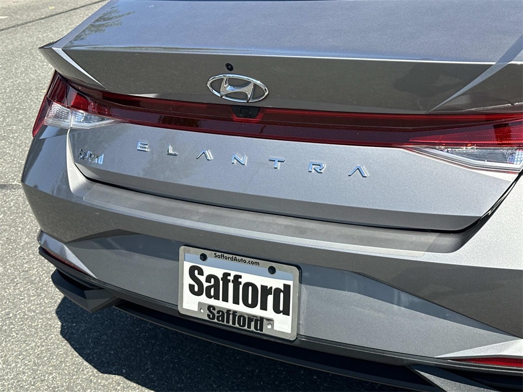 2023 Hyundai Elantra SEL photo 11