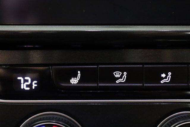 2017 Volkswagen e-Golf SE photo 4