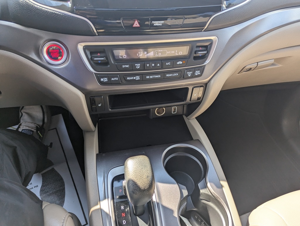 2020 Honda Pilot EX-L photo 16