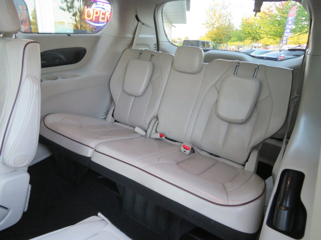 2020 Chrysler Pacifica Limited photo 15