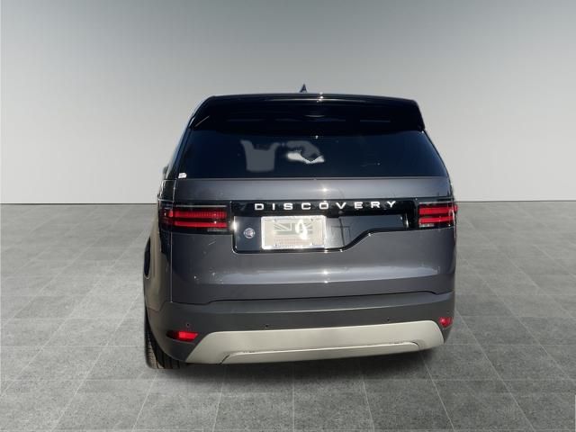 2025 Land Rover Discovery S photo 4