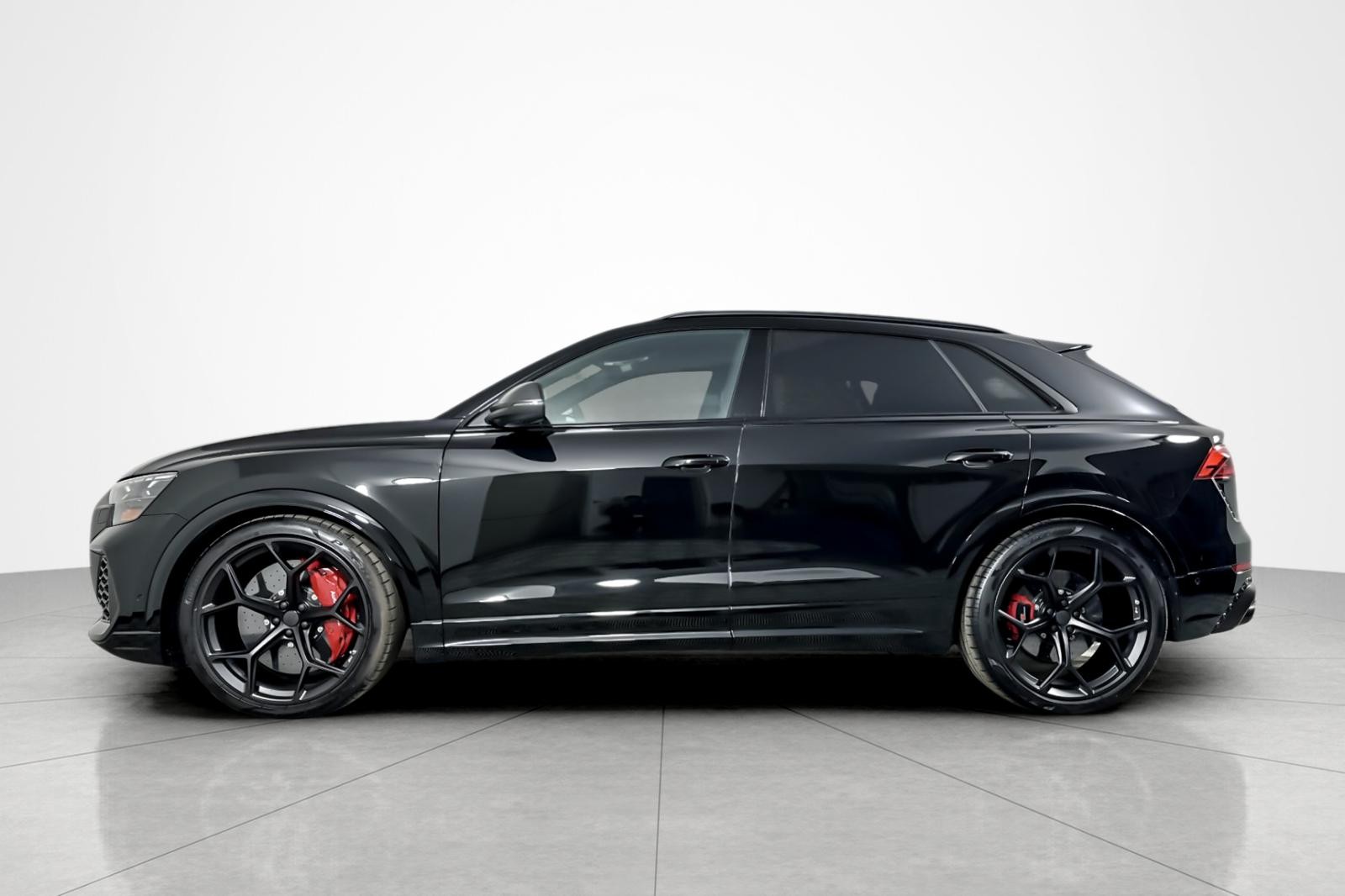 2026 Audi RS Q8 photo 2