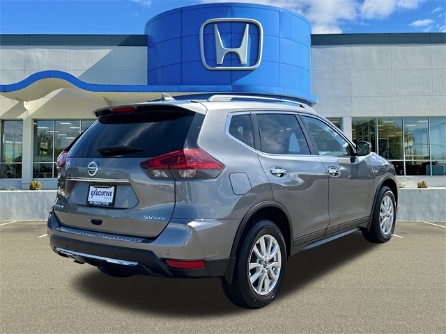 2019 Nissan Rogue SV photo 2