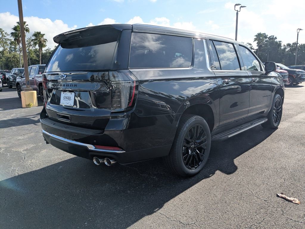 2025 Chevrolet Suburban Premier photo 4