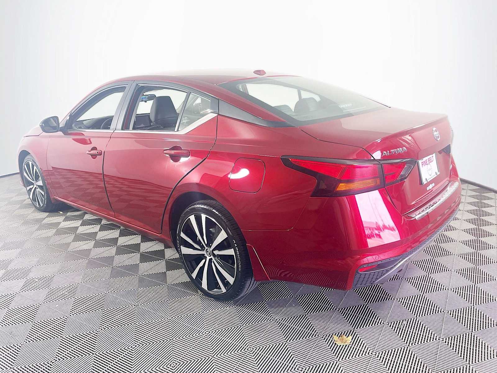 2022 Nissan Altima 2.5 SR photo 6