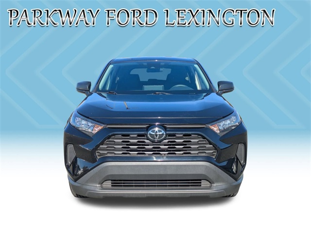 2022 Toyota RAV4 LE photo 2